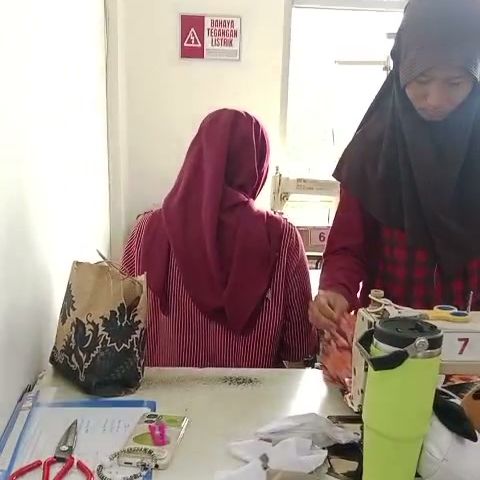 Foto kegiatan LPK Cipta Manpower Tangguh: praktik menjahit di kelas lpk